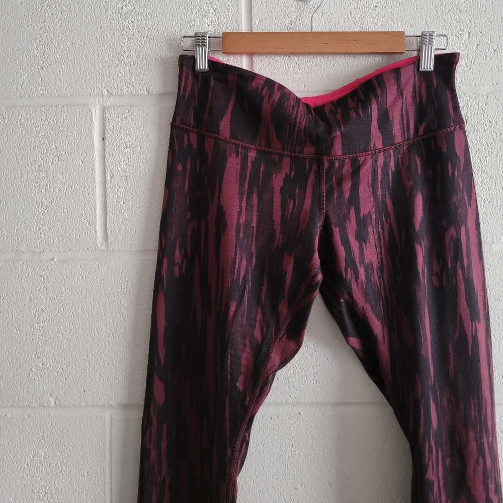 Lululemon Pink & Black Wunder Under? Style Pattern Leggings